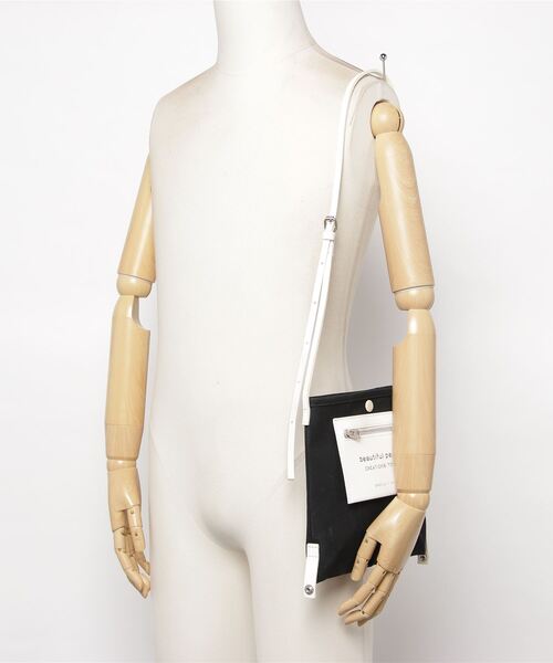 beautiful people（ビューティフルピープル）の「beautiful people lining logo pocket mini shoulder bag 7225611967（ショルダーバッグ・レディース・バーガンディー/グレー/ブラック/オフホワイト/ブルー・FREE）」の17枚目の写真