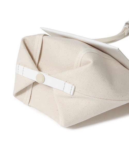 beautiful people（ビューティフルピープル）の「beautiful people lining logo pocket mini shoulder bag 7225611967（ショルダーバッグ・レディース・バーガンディー/グレー/ブラック/オフホワイト/ブルー・FREE）」の9枚目の写真