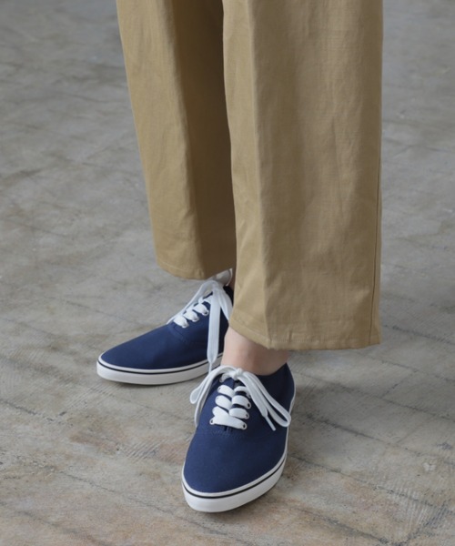 Demi-Luxe BEAMS（デミルクス ビームス）の「THE GEEK / レースアップ スニーカー（スニーカー・レディース・ネイビー/ベージュ・38/37）」の3枚目の写真