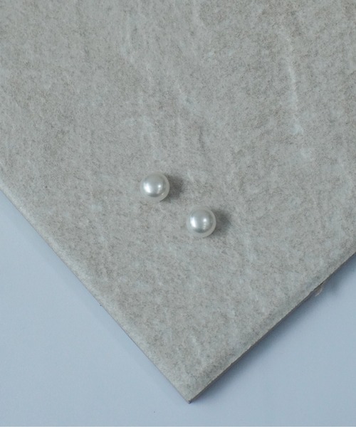 Port（ポート）の「シンプル/ニュアンス マグネット ピアス_（イヤリング・レディース・ホワイト/シルバー/シルバー系その他/ネイビー/シルバー系その他2/ゴールド系その他3/ゴールド系その他/シルバー系その他5/ブラック系その他/ゴールド系その他4/シルバー系その他3/グリーン/ブラック/レッド/シルバー系その他4/ゴールド系その他2/ブラウン/ゴールド/ホワイト系その他/ホワイト系その他2/ホワイト系その他3/その他5/ホワイト系その他5/ブラック系その他2/ブルー/クリア/ホワイト系その他4/ゴールド系その他5/ゴールド系その他7/シルバー系その他6/その他1/その他2/その他3/シルバー系その他7/ゴールド系その他6/その他7/その他6/その他9/その他10/その他12/その他13/その他8/その他16/その他17/その他11/その他14/その他15/その他19・FREE）」の4枚目の写真