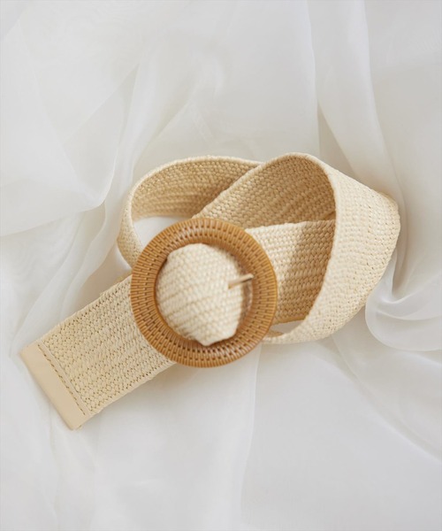 SWINGLE(スウィングル)の「サークルバックルメッシュベルト(ベルト・レディース・カーキ/ベージュ・MEDIUM)」の1枚目の写真