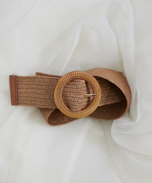 SWINGLE(スウィングル)の「サークルバックルメッシュベルト(ベルト・レディース・カーキ/ベージュ・MEDIUM)」の2枚目の写真