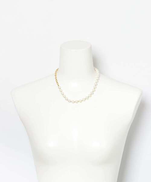 F by ROSSO（エフバイロッソ）の「F by ROSSO　パール×チェーンネックレス（ネックレス・レディース・ゴールド・-）」の3枚目の写真