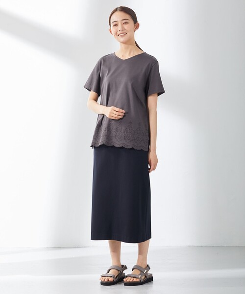 J.PRESS(ジェイプレス)の「【UVケア・接触冷感】コンパクトコットンスムース 裾刺繍 カットソー(Tシャツ/カットソー・レディース・ホワイト系/グレー系/ベージュ系/ネイビー系・T13/T15)」の6枚目の写真