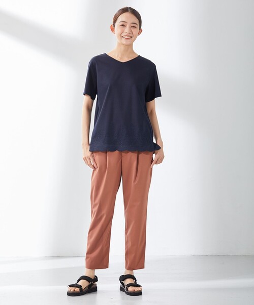 J.PRESS(ジェイプレス)の「【UVケア・接触冷感】コンパクトコットンスムース 裾刺繍 カットソー(Tシャツ/カットソー・レディース・ホワイト系/グレー系/ベージュ系/ネイビー系・T13/T15)」の8枚目の写真