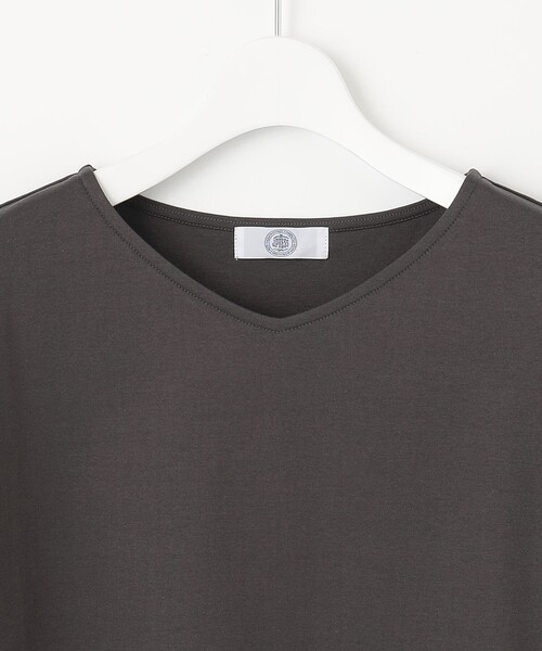 J.PRESS(ジェイプレス)の「【UVケア・接触冷感】コンパクトコットンスムース 裾刺繍 カットソー(Tシャツ/カットソー・レディース・ホワイト系/グレー系/ベージュ系/ネイビー系・T13/T15)」の14枚目の写真