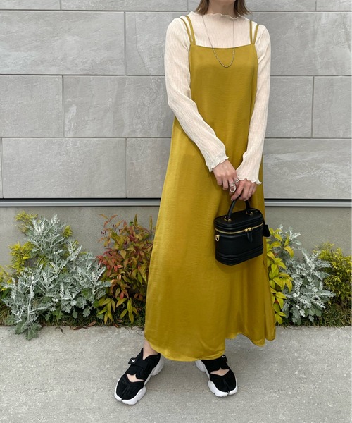 y/m by misato(イムバイミサト)の「ビンテージサテンキャミワンピース(ワンピース・レディース・ブラック/イエロー/モカ・FREE)」の1枚目の写真