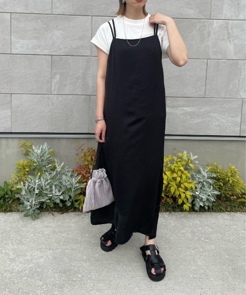 y/m by misato(イムバイミサト)の「ビンテージサテンキャミワンピース(ワンピース・レディース・ブラック/イエロー/モカ・FREE)」の2枚目の写真