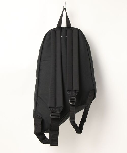EASTPAK(イーストパック )の「MM6 MaisonMargiela×EASTPAK/エムエムシックス×イーストパック/DRIPPING PAKR(バックパック/リュック・メンズ・ブラック/グリーン・FREE/00)」の3枚目の写真