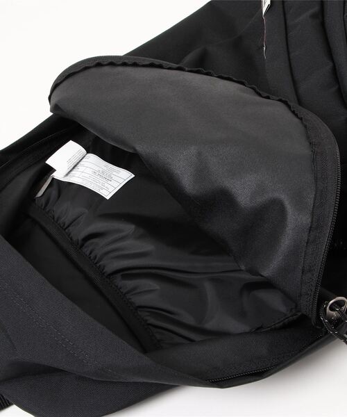 EASTPAK(イーストパック )の「MM6 MaisonMargiela×EASTPAK/エムエムシックス×イーストパック/DRIPPING PAKR(バックパック/リュック・メンズ・ブラック/グリーン・FREE/00)」の4枚目の写真