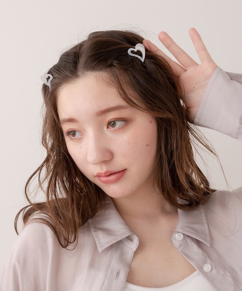 OLIVE des OLIVE（オリーブデオリーブ）の「アクリルハートミニクリップ2個セット（バレッタ/ヘアクリップ・レディース・ホワイト/サックスブルー/ピンク・FREE）」の7枚目の写真