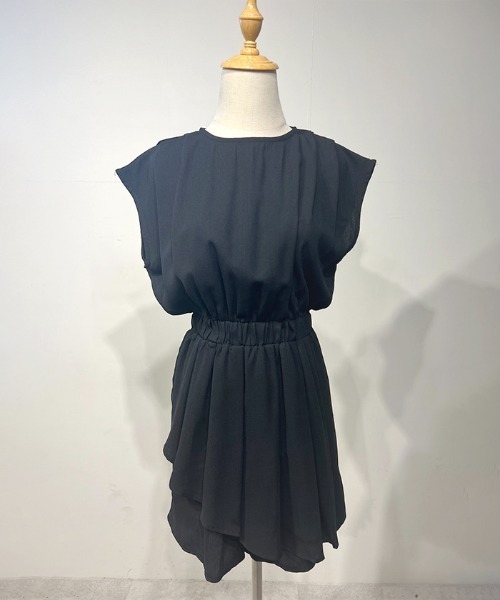 Futier land（フューティアランド）の「ウエストフリルショートオールインワン（つなぎ/オールインワン・レディース・ブラック/ベージュ/グレー・FREE）」の10枚目の写真