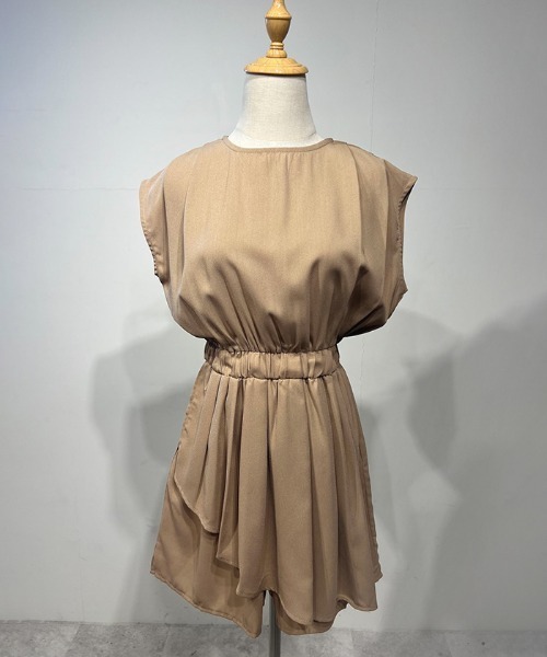 Futier land（フューティアランド）の「ウエストフリルショートオールインワン（つなぎ/オールインワン・レディース・ブラック/ベージュ/グレー・FREE）」の11枚目の写真