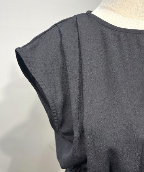 Futier land（フューティアランド）の「ウエストフリルショートオールインワン（つなぎ/オールインワン・レディース・ブラック/ベージュ/グレー・FREE）」の13枚目の写真