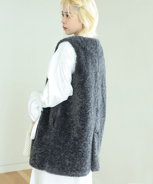 BeAMS DOT（ビームスドット）の「【WEB限定】BeAMS DOT / プードル ボア ロングベスト（ベスト・レディース・ベージュ/グレー系その他・FREE）」の13枚目の写真