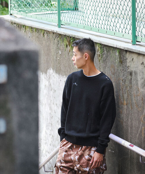 BEAMS（ビームス）の「BEAMS / 7ゲージ ダメージ ルーズ クルーネック ニット（ニット/セーター・メンズ・ブラック/マスタード・S/M/L/XL）」の12枚目の写真