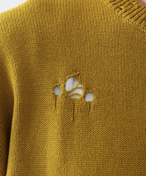 BEAMS（ビームス）の「BEAMS / 7ゲージ ダメージ ルーズ クルーネック ニット（ニット/セーター・メンズ・ブラック/マスタード・S/M/L/XL）」の8枚目の写真