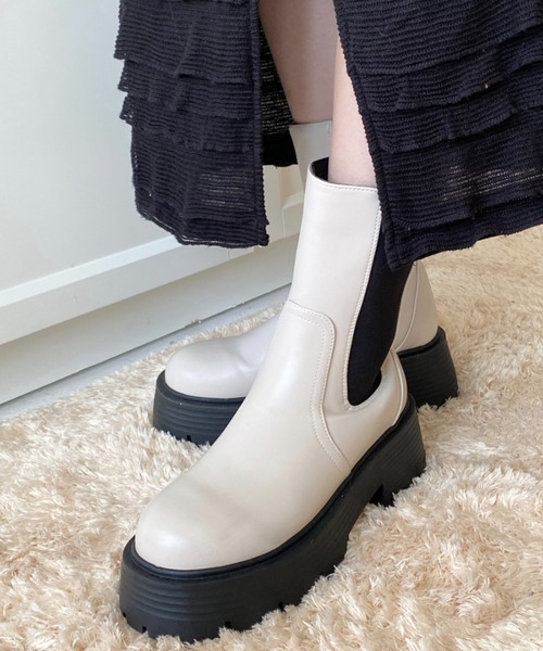 moment+（モーメントプラス）の「【累計販売数2万足突破！】厚底サイドゴアブーツ（ブーツ・レディース・ブラック/カーキ/アイボリー/ブラウン・LL/S/M/L）」の17枚目の写真