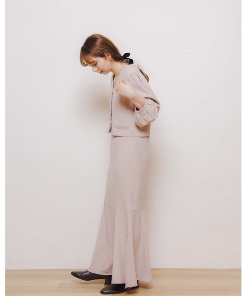 flower（フラワー）の「スモーキーショートジャケット（ノーカラージャケット・レディース・ベージュ/ブラウン・FREE）」の7枚目の写真