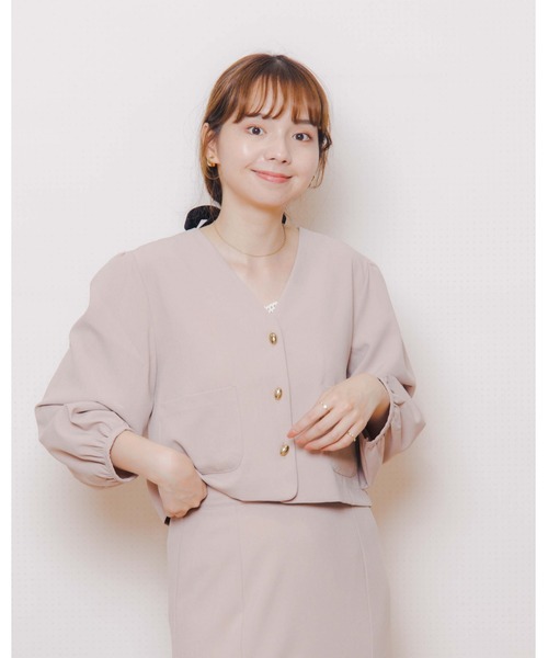 flower（フラワー）の「スモーキーショートジャケット（ノーカラージャケット・レディース・ベージュ/ブラウン・FREE）」の8枚目の写真