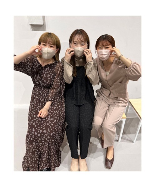 flower（フラワー）の「スモーキーショートジャケット（ノーカラージャケット・レディース・ベージュ/ブラウン・FREE）」の18枚目の写真