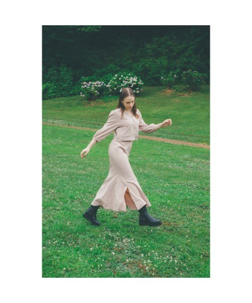 flower（フラワー）の「スモーキーショートジャケット（ノーカラージャケット・レディース・ベージュ/ブラウン・FREE）」の21枚目の写真