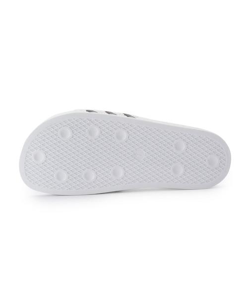 adidas（アディダス）の「BYBC adidas Originals ADILETTE サンダル◆（サンダル・レディース・ホワイト/ブラック/ネイビー・23.5cm/24.5cm/25.5cm）」の7枚目の写真