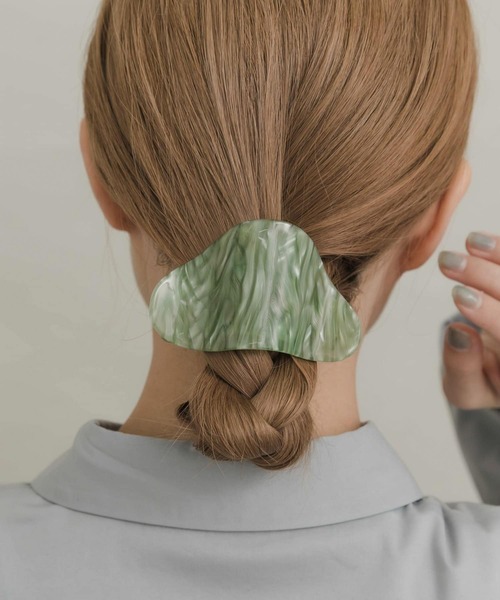 SMELLY(スメリー)の「ウェーブワイドハサミバンス(バレッタ/ヘアクリップ・レディース・ベージュ/グリーン/グレー系その他・-)」の3枚目の写真