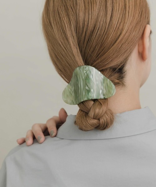 SMELLY(スメリー)の「ウェーブワイドハサミバンス(バレッタ/ヘアクリップ・レディース・ベージュ/グリーン/グレー系その他・-)」の10枚目の写真