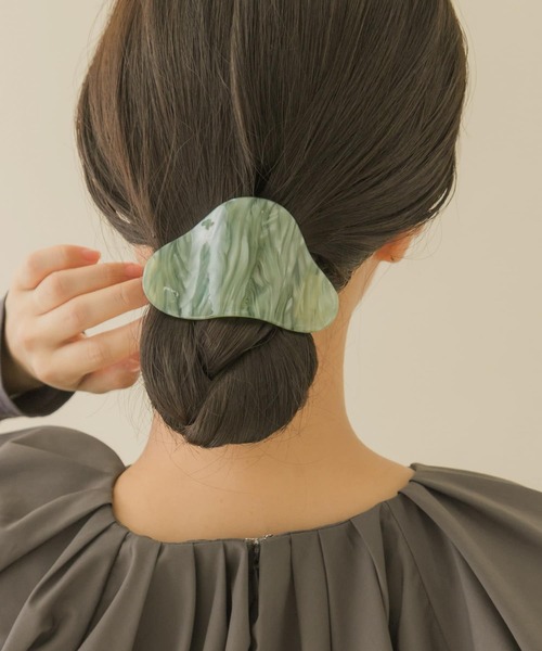 SMELLY(スメリー)の「ウェーブワイドハサミバンス(バレッタ/ヘアクリップ・レディース・ベージュ/グリーン/グレー系その他・-)」の14枚目の写真