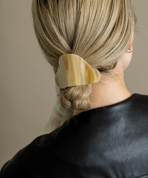 SMELLY(スメリー)の「ウェーブワイドハサミバンス(バレッタ/ヘアクリップ・レディース・ベージュ/グリーン/グレー系その他・-)」の16枚目の写真