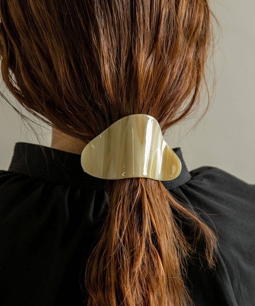 SMELLY(スメリー)の「ウェーブワイドハサミバンス(バレッタ/ヘアクリップ・レディース・ベージュ/グリーン/グレー系その他・-)」の19枚目の写真