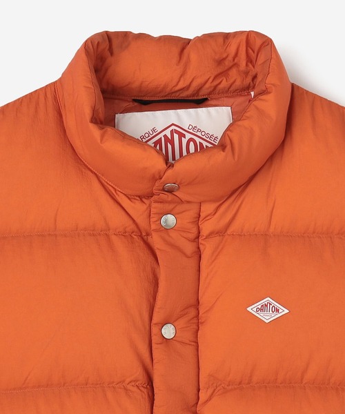 DANTON(ダントン)の「DANTON | キルトダウン 立衿ベスト MEN(ダウンベスト・メンズ・ブラック/オレンジ・MEDIUM/LARGE)」の10枚目の写真