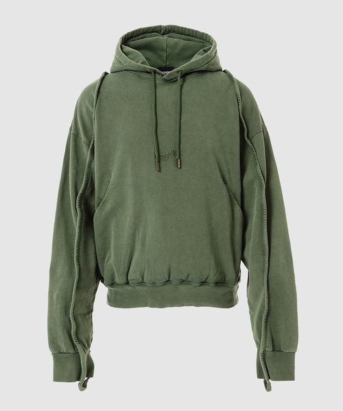 JAQUEMUS(ジャックムス)の「LE SWEATSHIRT CAMARGUE(パーカー・メンズ・ブラウン/ダークグリーン・M/L)」の2枚目の写真
