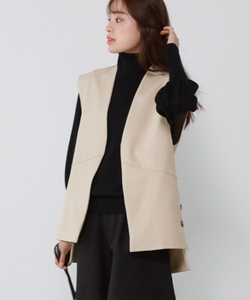 M.deux(エムドゥ)の「サイドボタンカラーレスジレ(ベスト・レディース・ベージュ/ブラック・MEDIUM)」の10枚目の写真