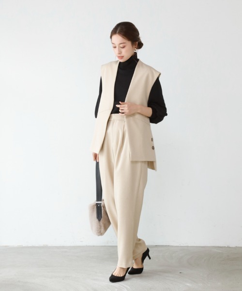 M.deux(エムドゥ)の「サイドボタンカラーレスジレ(ベスト・レディース・ベージュ/ブラック・MEDIUM)」の20枚目の写真