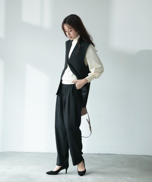 M.deux(エムドゥ)の「サイドボタンカラーレスジレ(ベスト・レディース・ベージュ/ブラック・MEDIUM)」の14枚目の写真