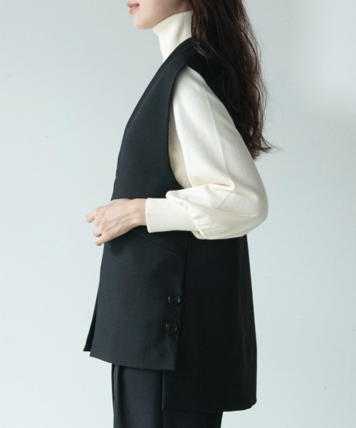 M.deux(エムドゥ)の「サイドボタンカラーレスジレ(ベスト・レディース・ベージュ/ブラック・MEDIUM)」の21枚目の写真