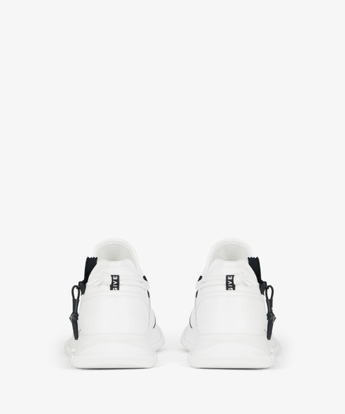 GIVENCHY（ジバンシイ）の「Spectre low runners sneakers in perforated leather with zip（スニーカー・メンズ・ホワイト・40/41/42/43）」の5枚目の写真