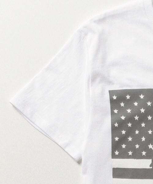 BEAMS T(ビームスティー)の「【SPECIAL PRICE】BEAMS T / FLAG Tシャツ(Tシャツ/カットソー・メンズ・ホワイト/グレー・SMALL/MEDIUM/LARGE/X-LARGE)」の3枚目の写真