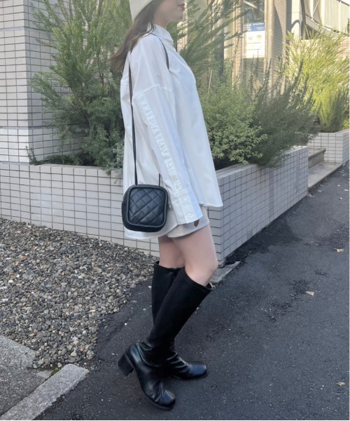 OLIVE des OLIVE（オリーブデオリーブ）の「【WEB限定カラー有】マントスリーブゆるシャツ（シャツ/ブラウス・レディース・ストライプ/ワンウォッシュ/オフホワイト/サックスブルー・FREE）」の20枚目の写真