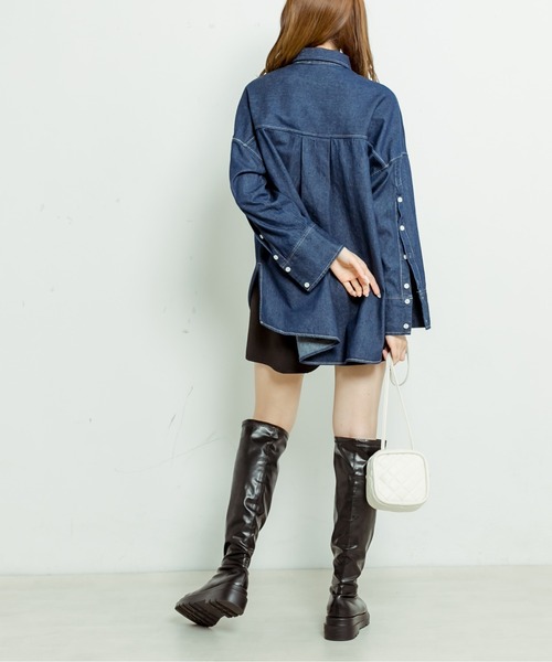 OLIVE des OLIVE（オリーブデオリーブ）の「【WEB限定カラー有】マントスリーブゆるシャツ（シャツ/ブラウス・レディース・ストライプ/ワンウォッシュ/オフホワイト/サックスブルー・FREE）」の12枚目の写真