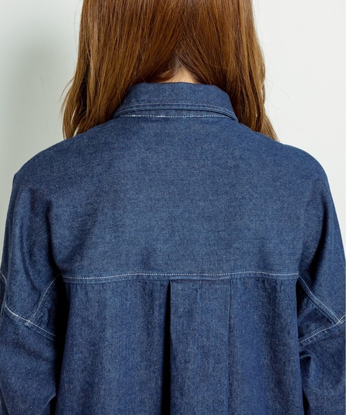 OLIVE des OLIVE（オリーブデオリーブ）の「【WEB限定カラー有】マントスリーブゆるシャツ（シャツ/ブラウス・レディース・ストライプ/ワンウォッシュ/オフホワイト/サックスブルー・FREE）」の9枚目の写真