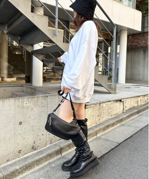 OLIVE des OLIVE（オリーブデオリーブ）の「【WEB限定】犬プリントスウェット（スウェット・レディース・ネイビー/オフホワイト/オートミール・FREE）」の11枚目の写真