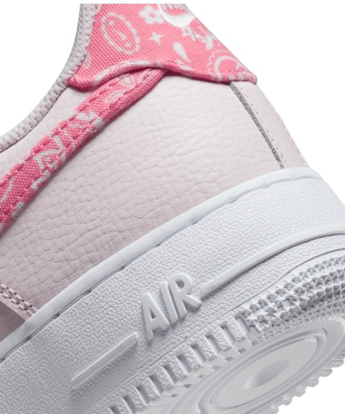 NIKE（ナイキ）の「ナイキ エア フォース 1 '07 ウィメンズシューズ / Nike Air Force 1 '07 Women's Shoes（スニーカー・レディース・ベビーピンク・24.5/25/22.5/23.5/26.5/25.5/24/23/26）」の9枚目の写真
