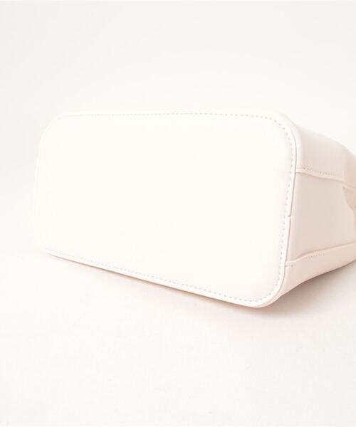 Q（キュー）の「スクエアミニバッグ（ハンドバッグ・レディース・カーキ/アイボリー/ネイビー・ONE SIZE）」の10枚目の写真