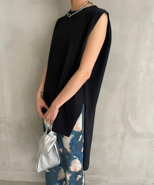 AIC.（エーアイシー）の「サイドスリットオーバーサイズタンクトップ/綿100%/ヘビーウェイト/7.8オンス（Tシャツ/カットソー・レディース・ブラック/オフホワイト/グレイッシュベージュ/その他・FREE）」の8枚目の写真