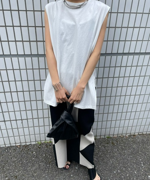 AIC.（エーアイシー）の「サイドスリットオーバーサイズタンクトップ/綿100%/ヘビーウェイト/7.8オンス（Tシャツ/カットソー・レディース・ブラック/オフホワイト/グレイッシュベージュ/その他・FREE）」の11枚目の写真