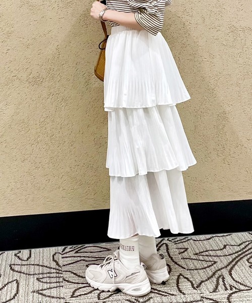 Kotoe(コトエ)の「3段フリルスカート ロング ティアード プリーツ ブラック ホワイト(スカート・レディース・ブラック/ホワイト・FREE)」の2枚目の写真