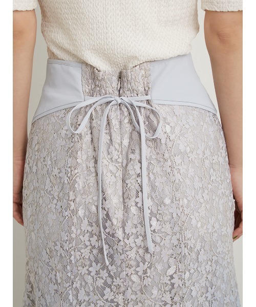 LILY BROWN（リリーブラウン）の「スイッチングマーメイドレーススカート（スカート・レディース・ライトブルー/ブラック/ベージュ・1/0）」の4枚目の写真